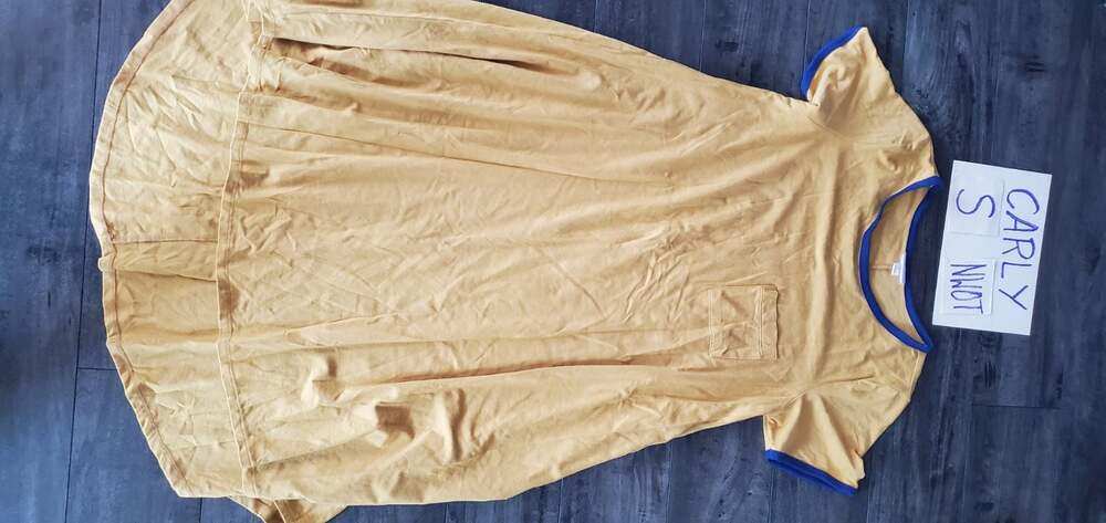 ** LulaRoe S Small Mustard Yellow Carly New without tags